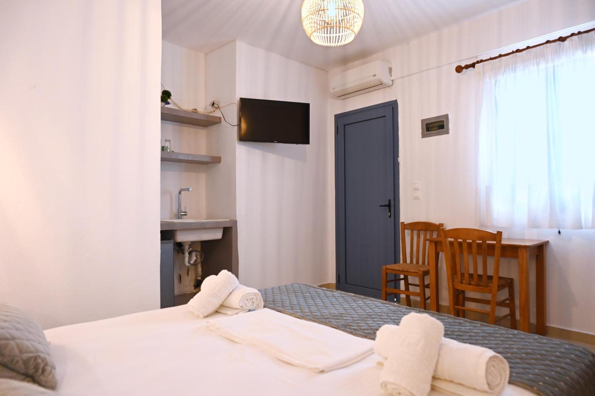 Oneiro Rooms Kythnos Kanala Exterior photo